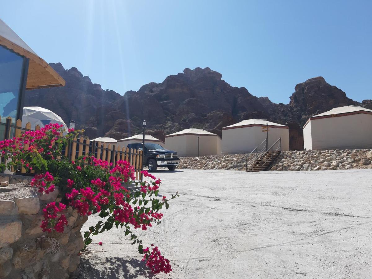 The Rock Camp Petra Hotel Wadi Musa Exterior photo